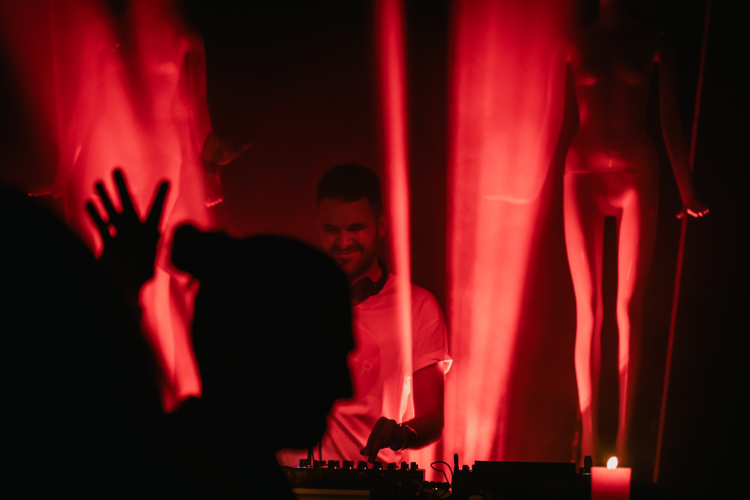 BDSM, izložba Štrace, DJ-i i lutke: Dvije fenomenalne večeri na krcatom podiju preuređenog Tunela