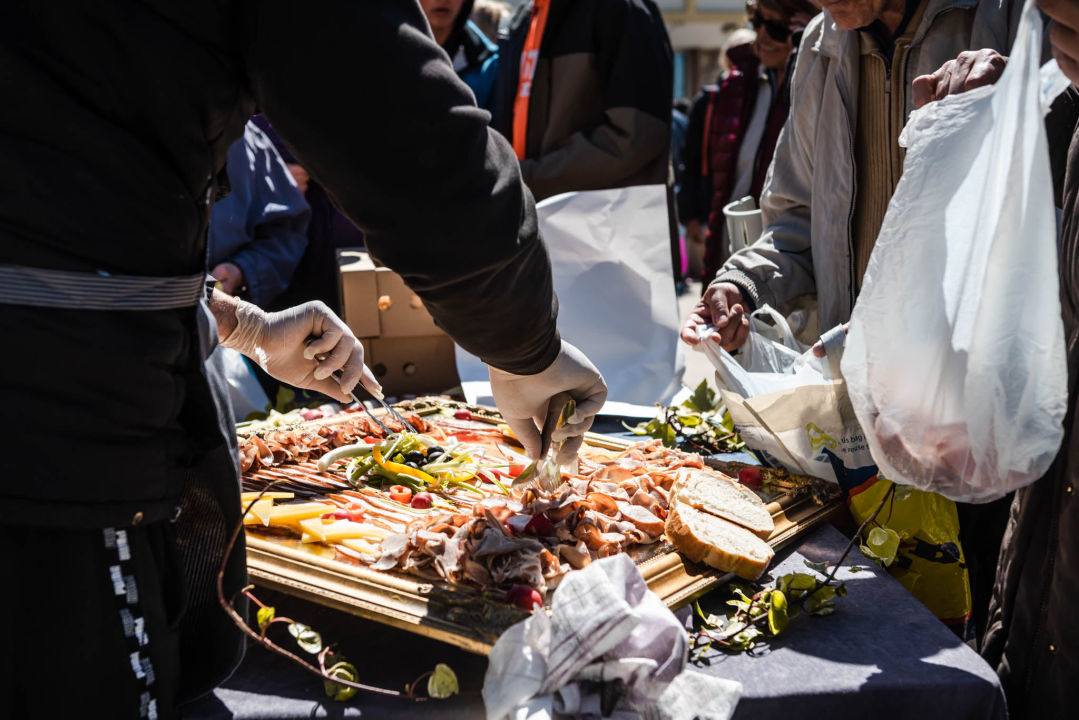 Uskršnji doručak pred Županijom označio početak turističke sezone: 'Očekujemo više ljudi nego rekordne 2019. godine'