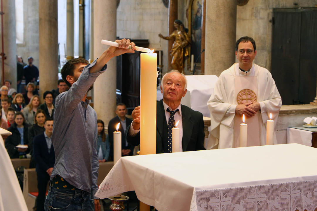 U katedrali sv. Jakova kršteno petero odraslih vjernika, a tri para vjenčana