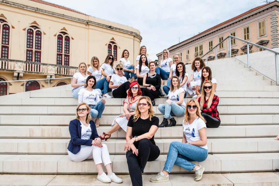 Kandidatkinje za najljepšu mamu Hrvatske prošetale gradom: Malo su i pozirale na Poljani