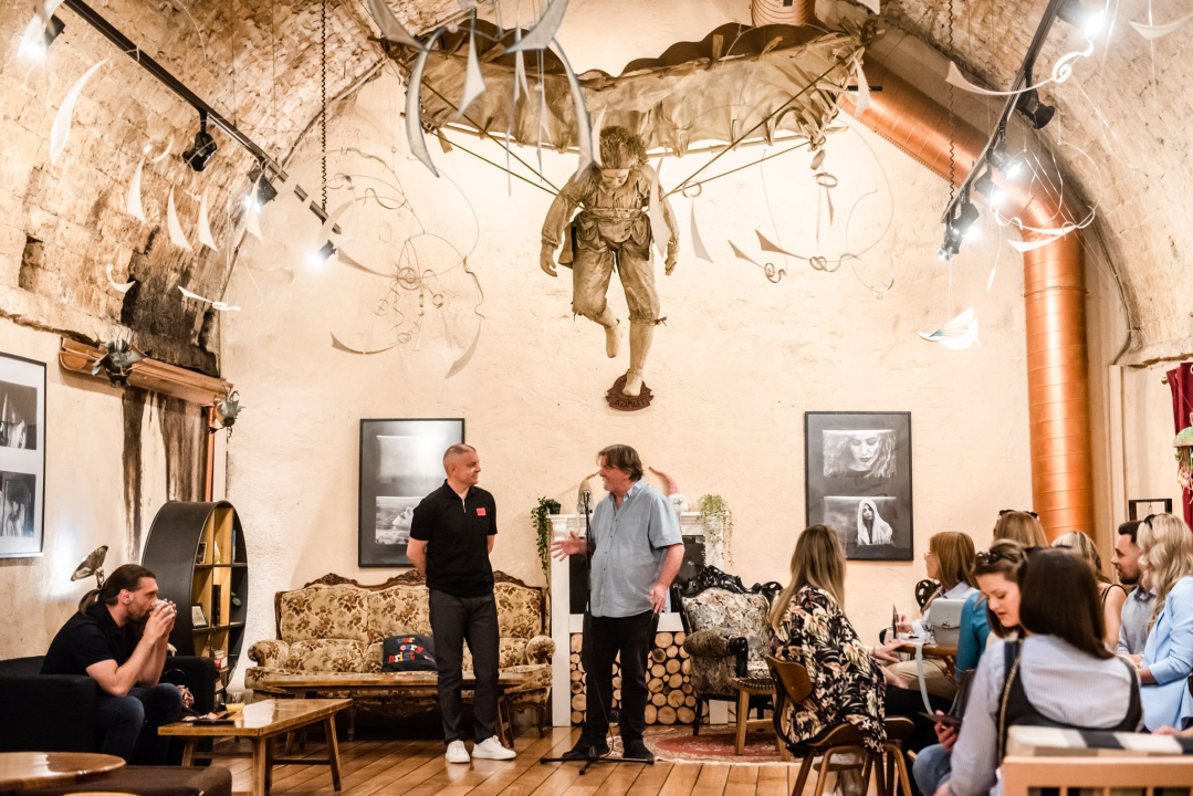 U Azimutu otvorena izložba fotografija Ante Šimića: 'Osjećaje žena je teško prikazati, one su prepune emocija'