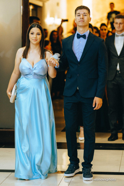 Pogledajte kako su zablistali učenici Industrijsko-obrtničke škole na svom maturalnom plesu (2. dio)