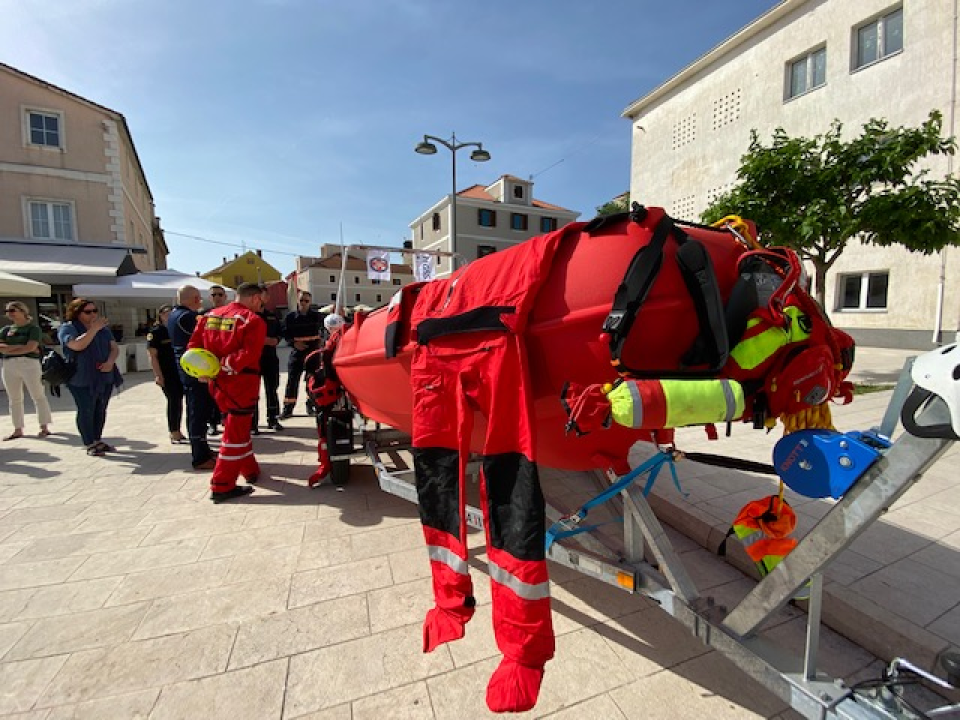 U Drnišu održana smotra operativnih snaga civilne zaštite