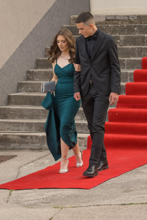 Drniški maturanti nakon dvije godine opet imali špalir na Poljani!