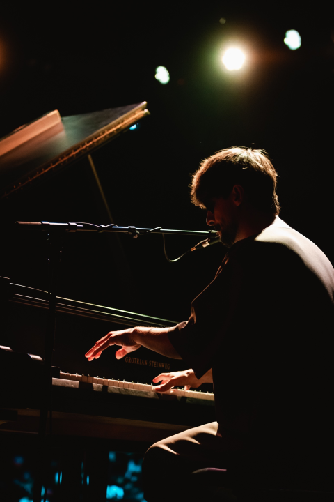 J.R. August u Arsenu predstavio hvaljeni album 'Still Waters': Priključio mu se i zbor