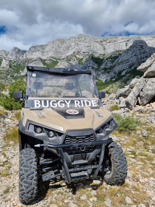 Istražite sve ljepote Knina i okolice adrenalinskom vožnjom buggyjima!