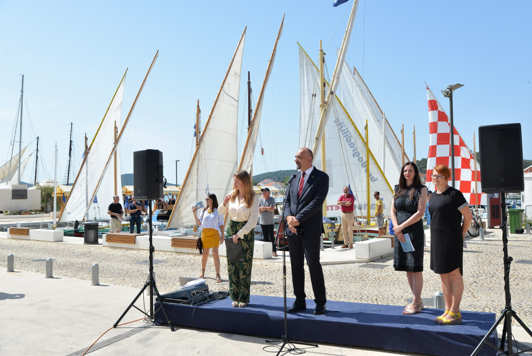 Jedinstveni doživljaj: U Betini održan Sajam tradicijske drvene brodogradnje