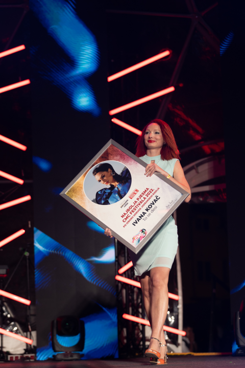 Završen najveći zabavni festival: Grdović ima hit CMC festivala, Ivana Kovač pjesmu godine