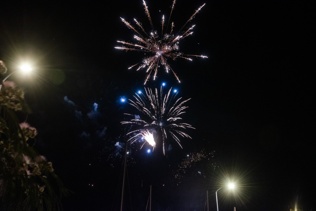 Spektakularan vatromet uveo Šibenčane u najluđu ljetnu noć: Pogledajte kako je bilo