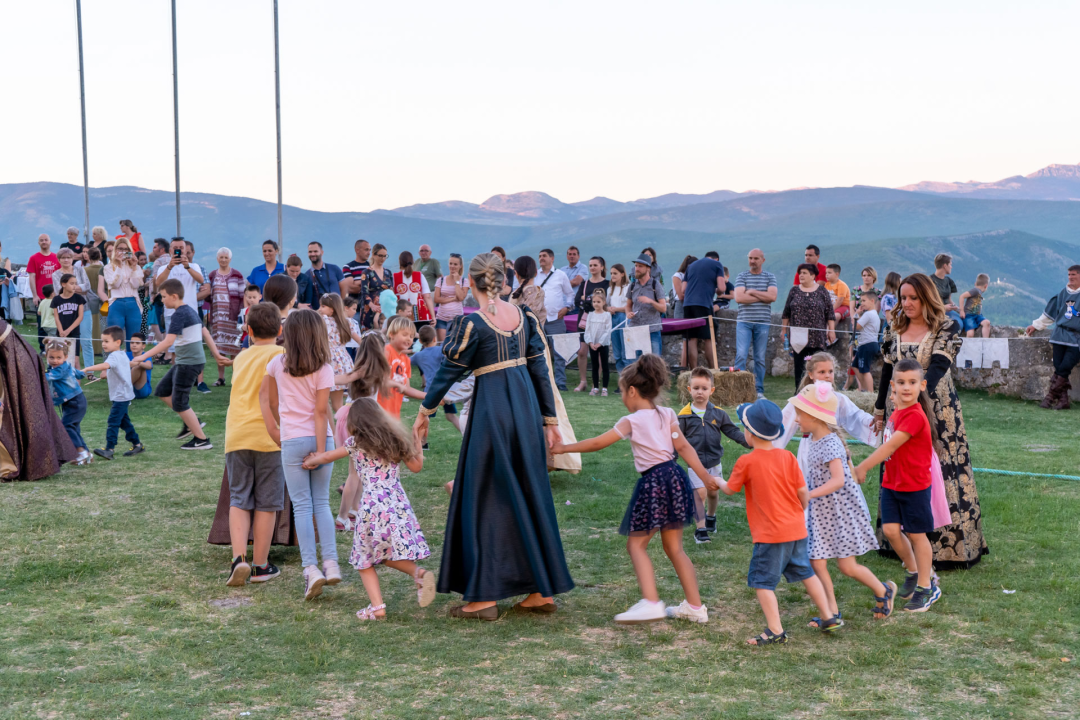 Svečani mimohod, radionice, mačevanje, vatreni show…: Završili ovogodišnji Zvonimirovi dani 
