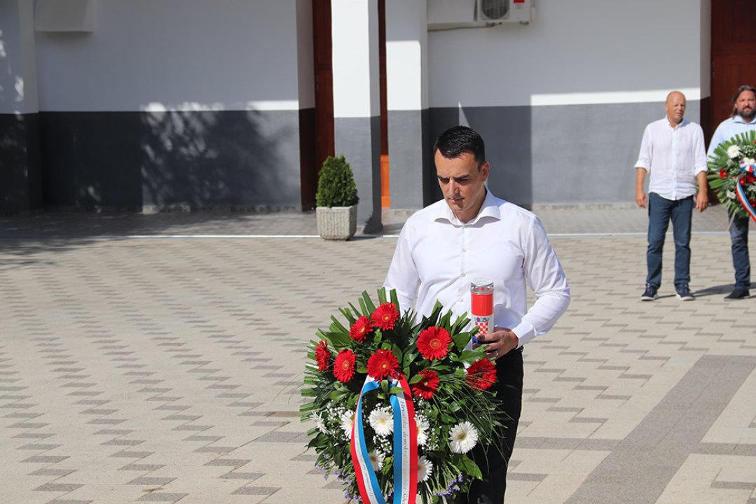 Polaganjem vijenaca na Kvanju obilježen Dan antifašističke borbe
