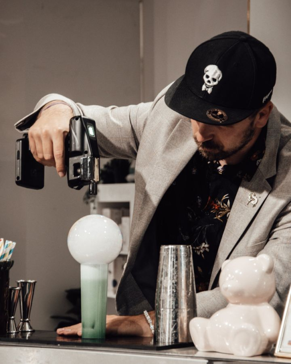 Petar je uzeo ženino prezime, bio na porodu i ne vidi čemu hvaliti očeve koji mijenjaju pelene: 'Dijete smo zajedno napravili'