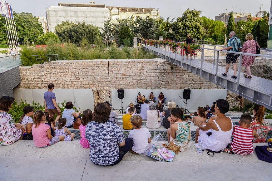 Jučer Šibenčani čitali djeci, danas Goethe na Ljetnoj pozornici