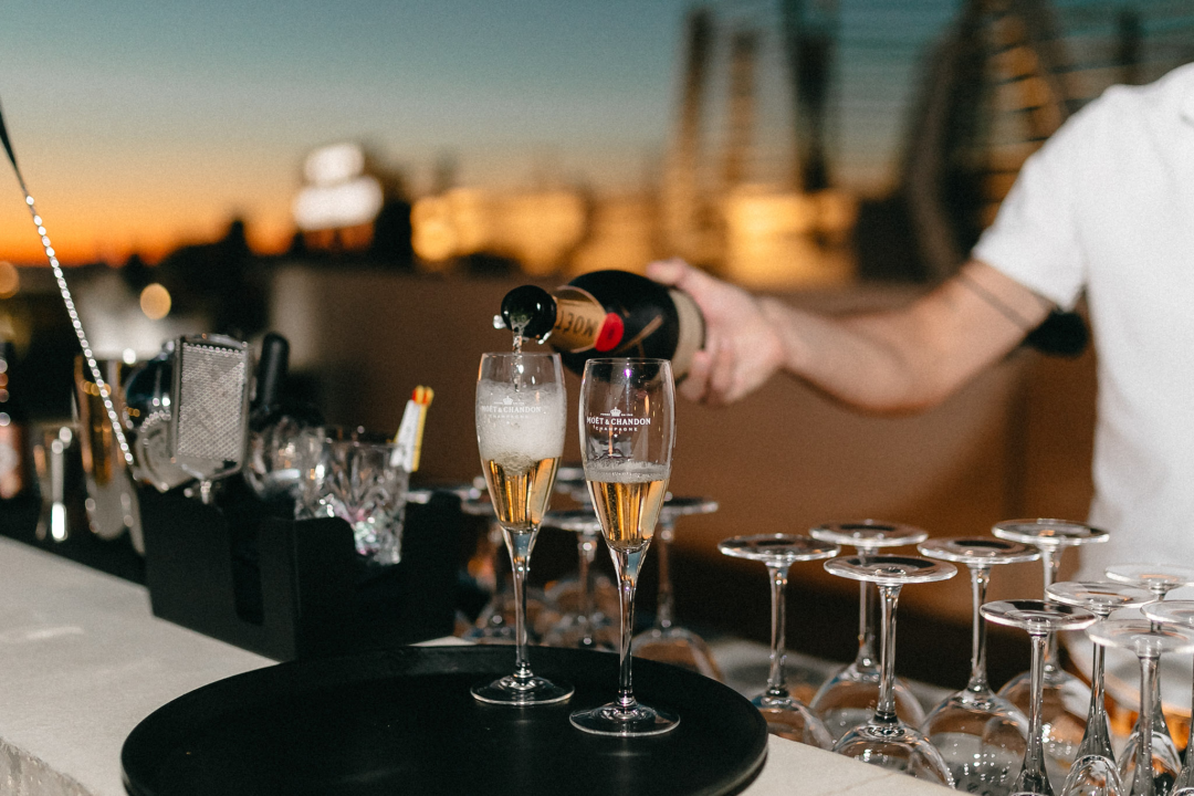 Uživajte u jedinstvenom ambijentu Roof Bara by Moet &amp; Chandon u D-Resortu!