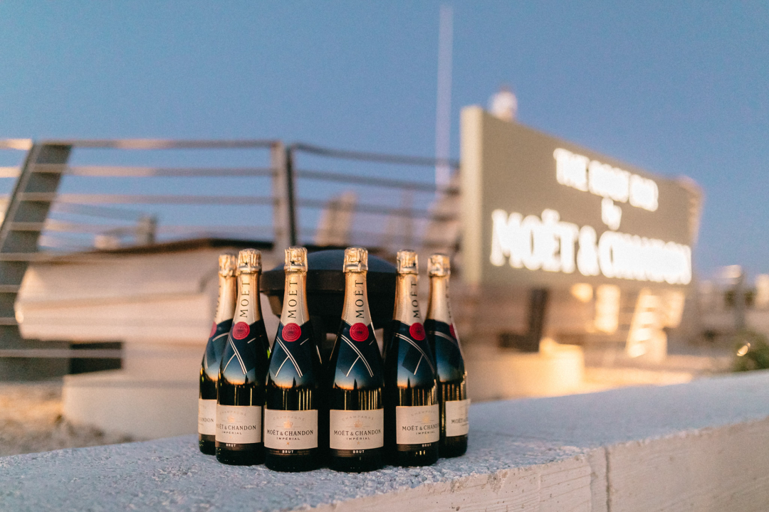 Uživajte u jedinstvenom ambijentu Roof Bara by Moet &amp; Chandon u D-Resortu!