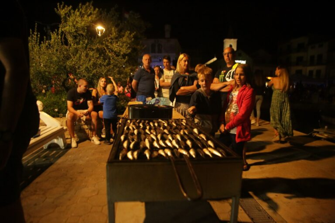 Na ribarskoj fešti uz Tedija Spalata 'planulo' 165 kg srdela