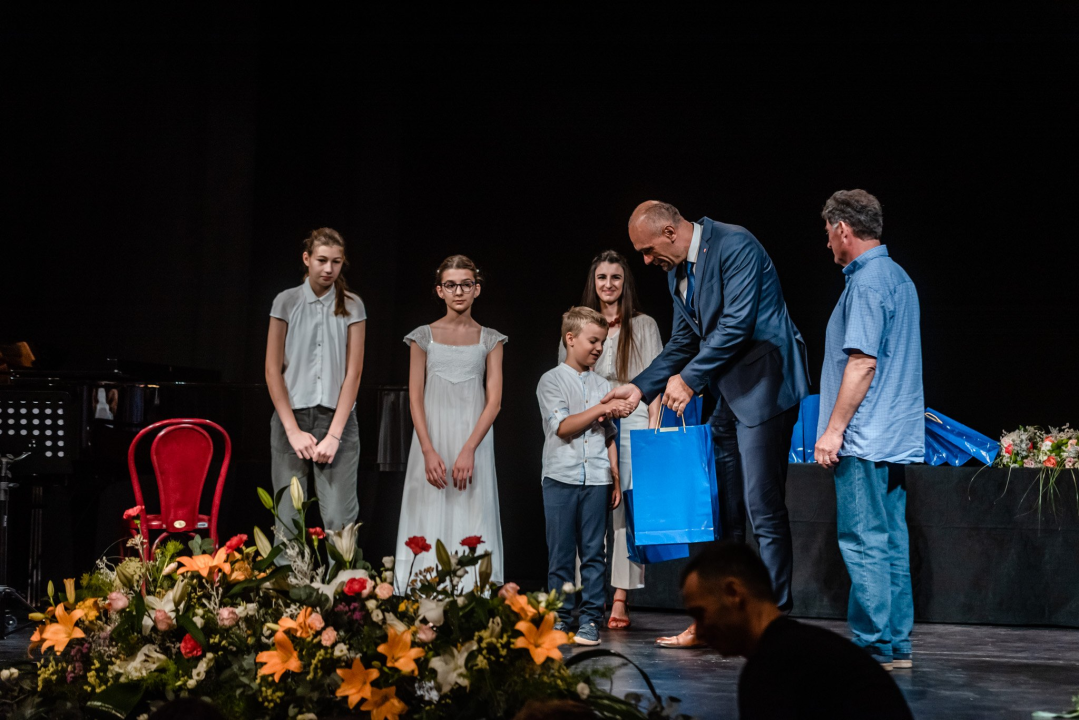 Najboljim učenicima u županiji uručene nagrade: 'Svojim trudom i radom  napravili ste nešto što vas izdvaja od uobičajenog'