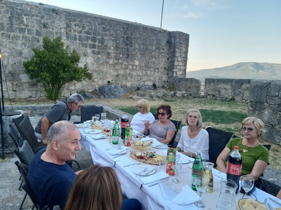 Kninski maturanti proslavili 45. godišnjicu mature