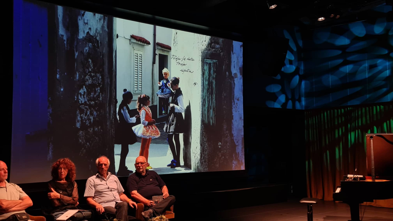 Predstavljena umjetnička sinergija  'Ko ovo more platit' povodom 84. obljetnice rođenja Arsena Dedića