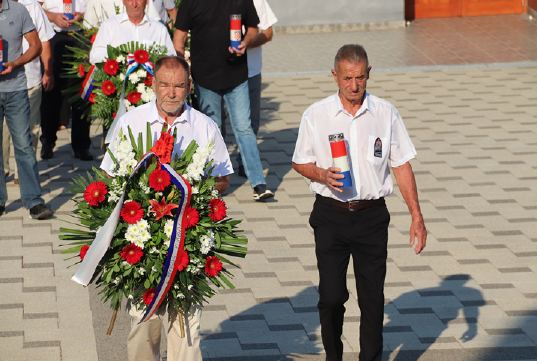 Kod Središnjeg križa na Kvanju te spomen obilježja na Baldekinu položeni vijenci
