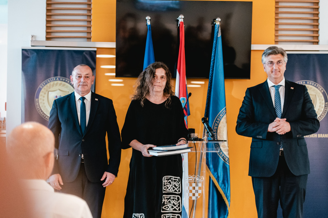 U Veteranskom centru Plenković i pola Vlade uručili priznanja i nagrade učenicima