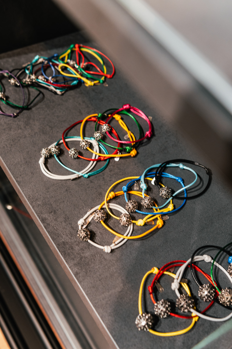 Šibenske tvrđave imaju najbolje darove i suvenire: Posteri, potići, majice, torbe, šalice i nakit, sve unikatno i maštovito!