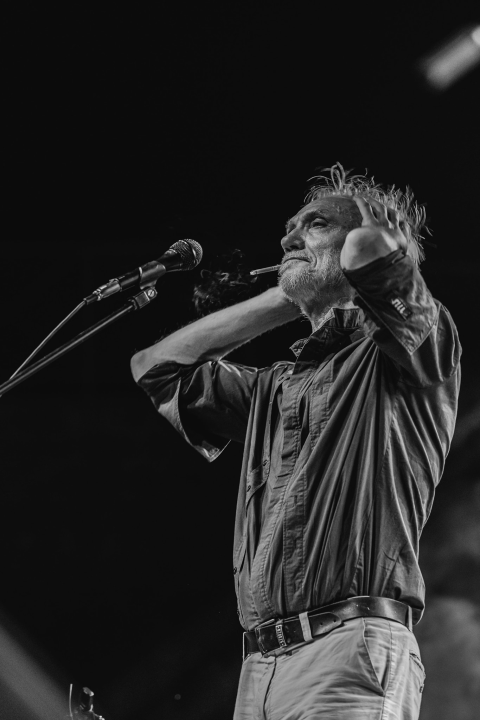 Dobri, stari, uvijek mladi Rundek. I Ekipa.