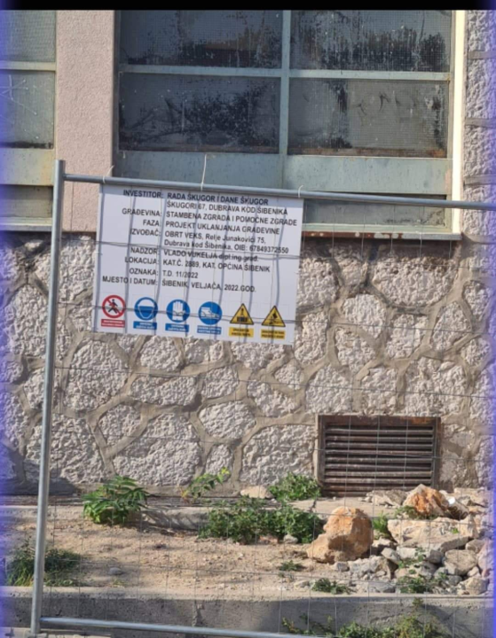 Ovo je stambena zgrada koju grade Dane i Rada Škugor: 'Ploču su maknuli prije par dana'