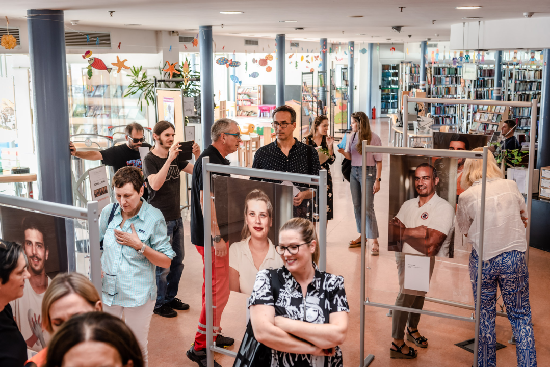 Izložba Tonke Lokas: Aktivističke fotografije za pravedniju budućnost medicinara s Hitne