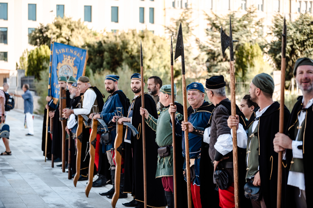 Mačevanjem povijesnih postrojbi na Poljani počela 'Opsada Šibenika 1647.' 