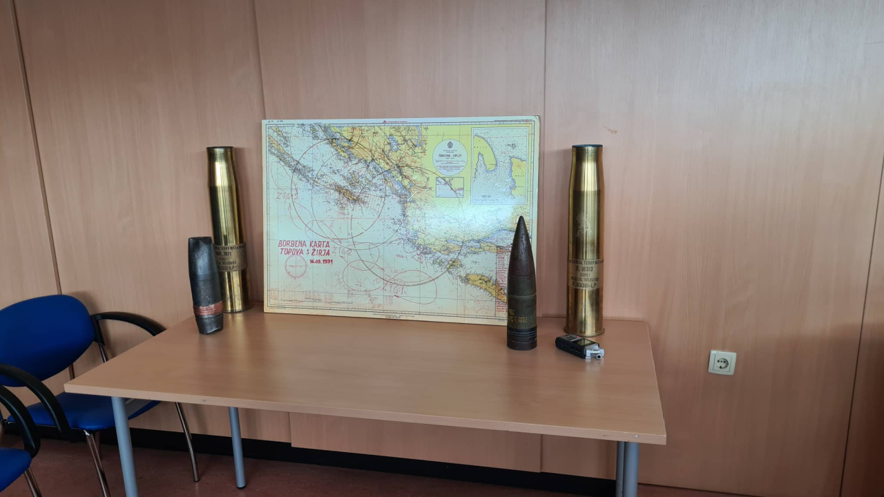 U knjižnici održana tribina o spomen-području vojne povijesti Ruža hrvatska Žirje, večeras bakljada na tri lokacije