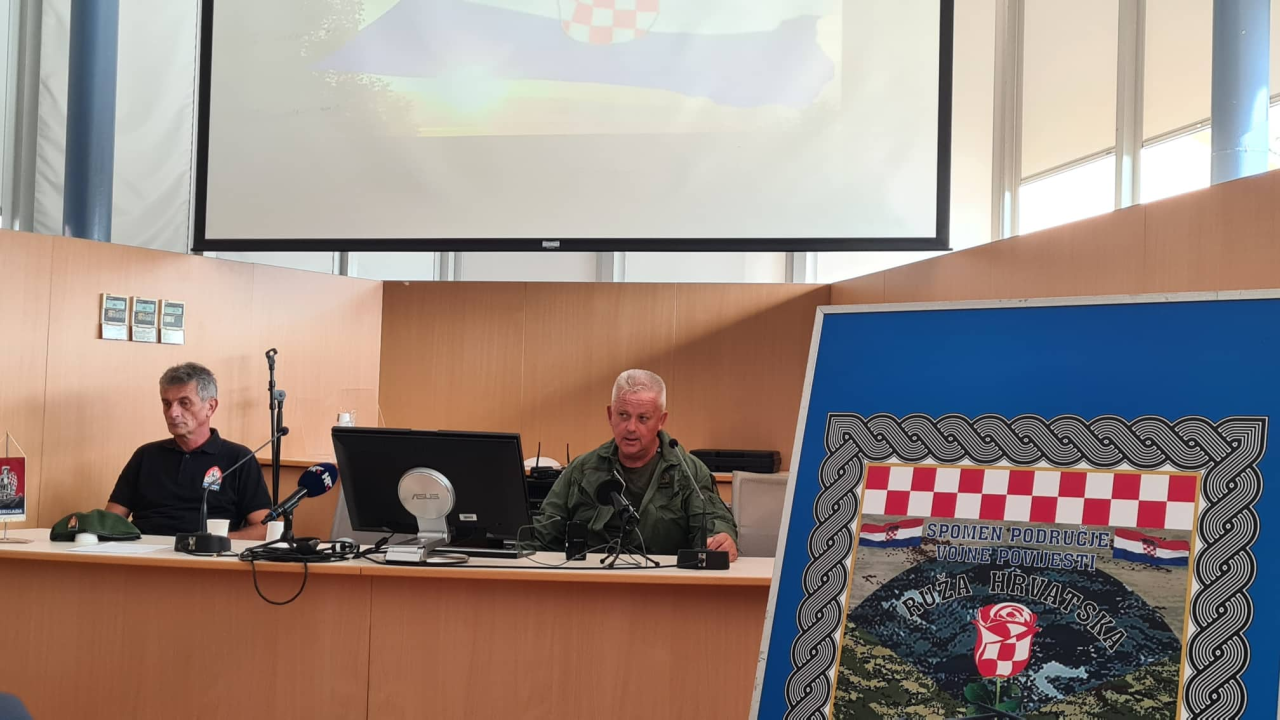 U knjižnici održana tribina o spomen-području vojne povijesti Ruža hrvatska Žirje, večeras bakljada na tri lokacije