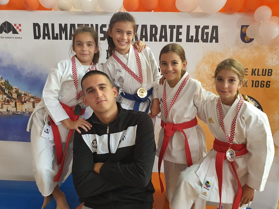 Karate klub Okit iz Vodica osvojio čak 32 medalje na Dalmatinskoj ligi