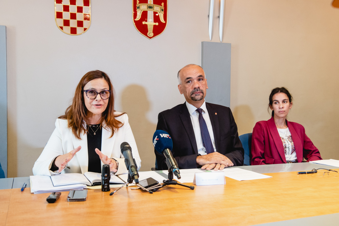 Jelić i Fržop potpisali ugovore za luke u Rogoznici, Jezerima i Bilicama