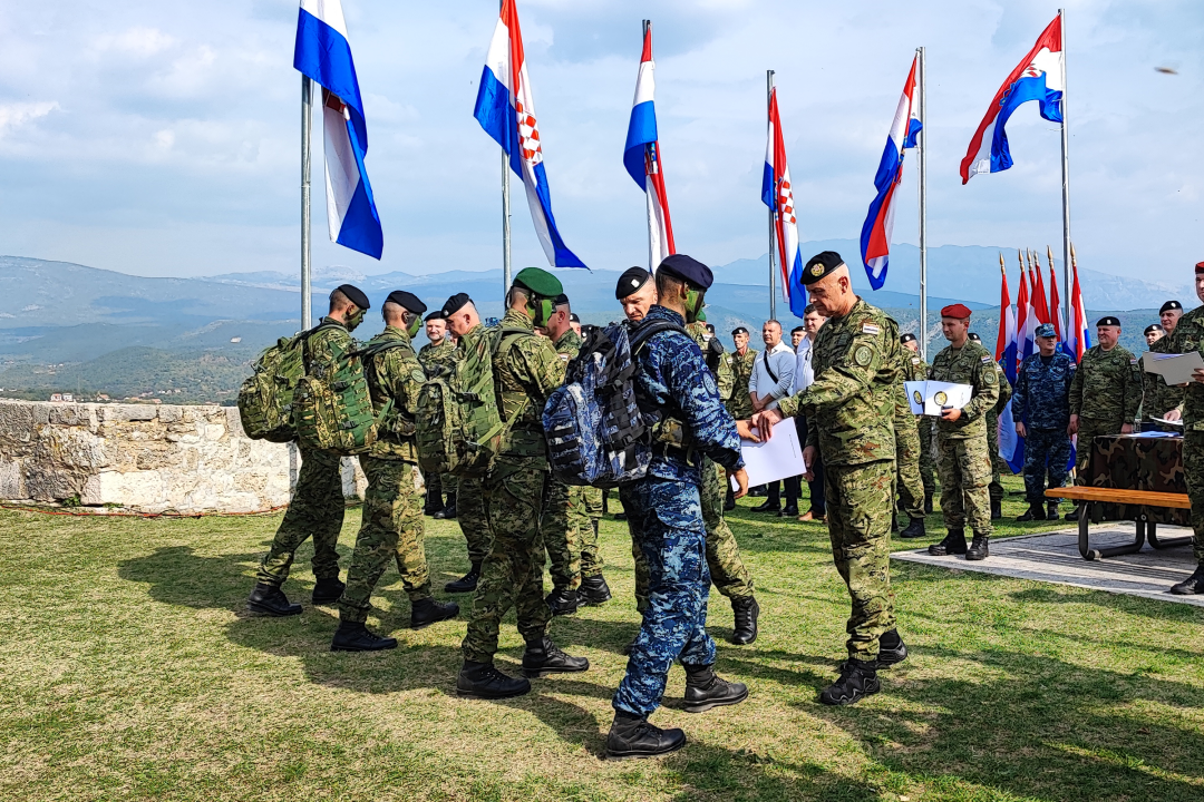 Vojnici pješačili od Udbine do Knina s opremom težom od 20 kilograma
