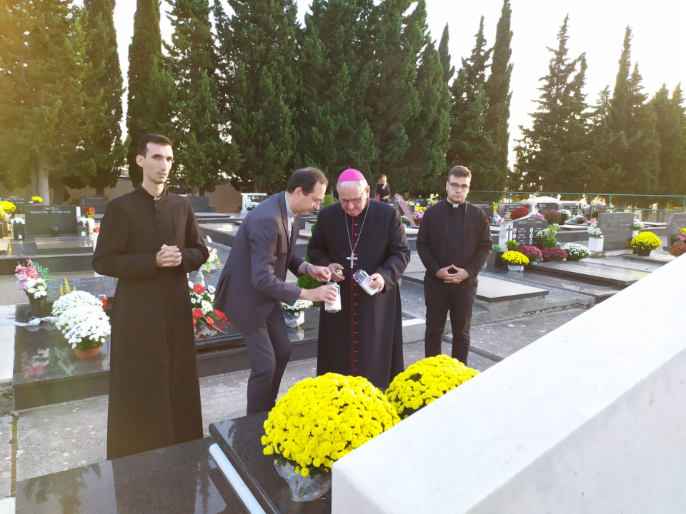 Biskup Rogić predvodio misu na Kvanju