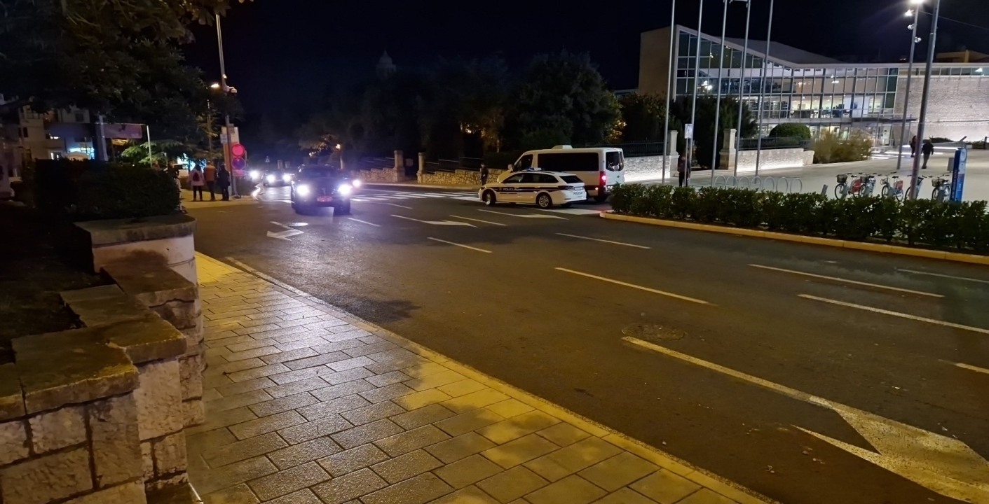 Pokušaj pljačke FINA-e u centru Šibenika: Potraga za bjeguncem i dalje traje