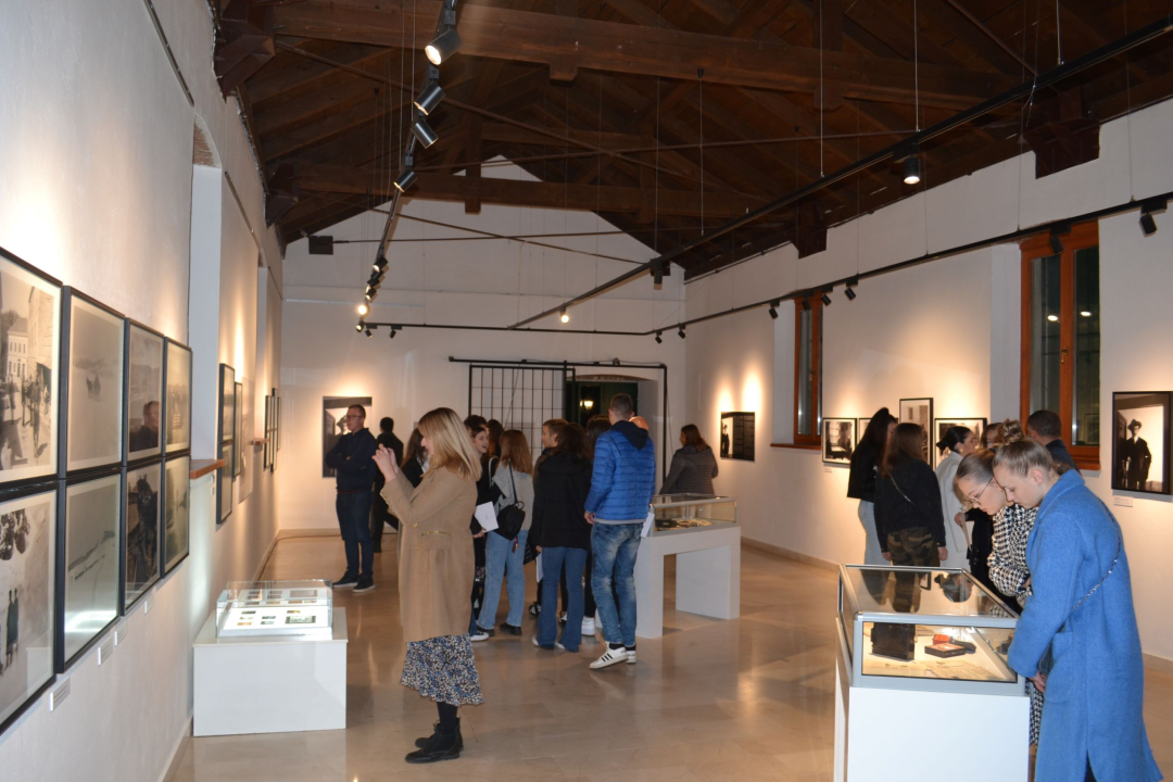 Na Kninskoj tvrđavi razgledajte odličnu izložbu fotografija 'Svjetlopisi pod bosanskim nebom'