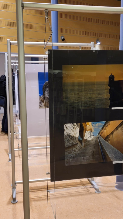 U šibenskoj knjižnici otvorena međunarodna izložba 'Lovely Old Town' u sjećanje na Milivoja Zenića 