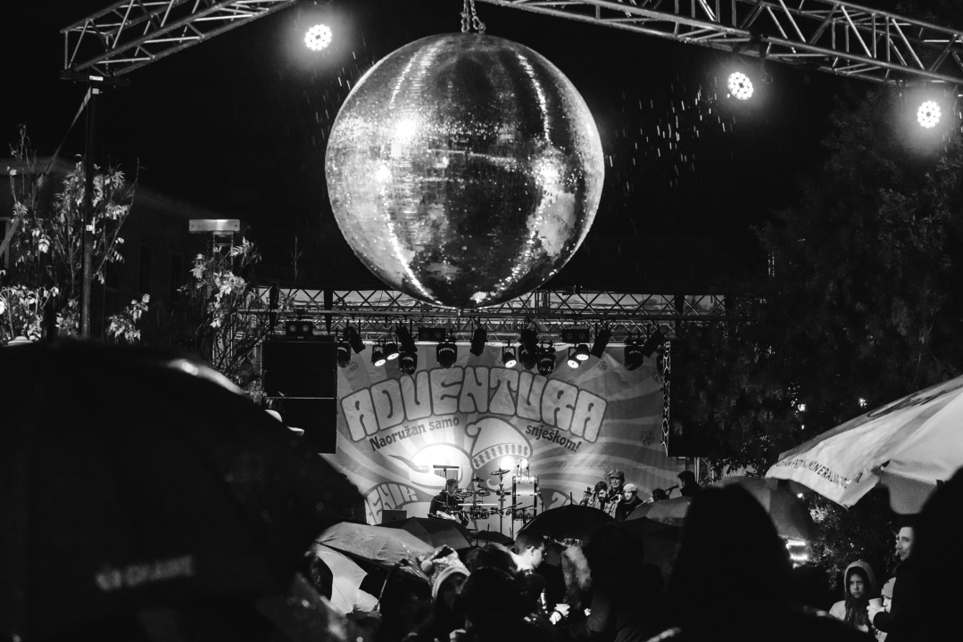 Počela je Adventura u đardinu: Pljuštalo je, ali uz Madre Badessu lakše se izdrži