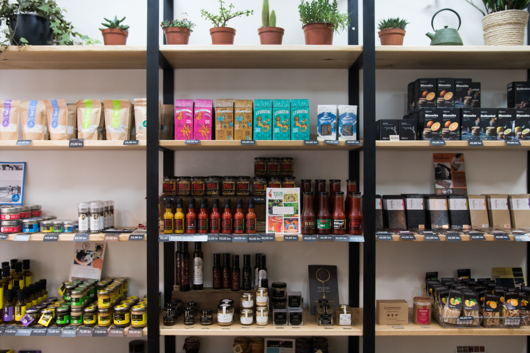 Pronađite najbolje božićne poklone uz super akcije trgovine Lokal! 