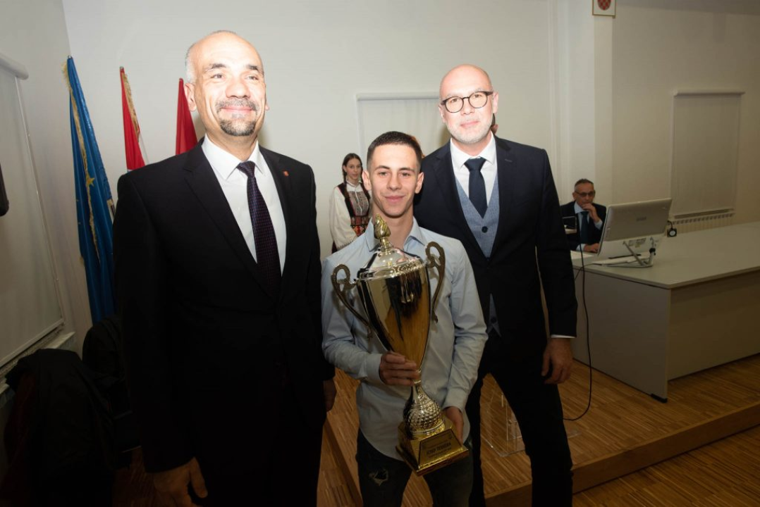 Josip Teskera i Kristina Jakovljević kninski sportaši godine, posthumno priznanje Miru Staniću