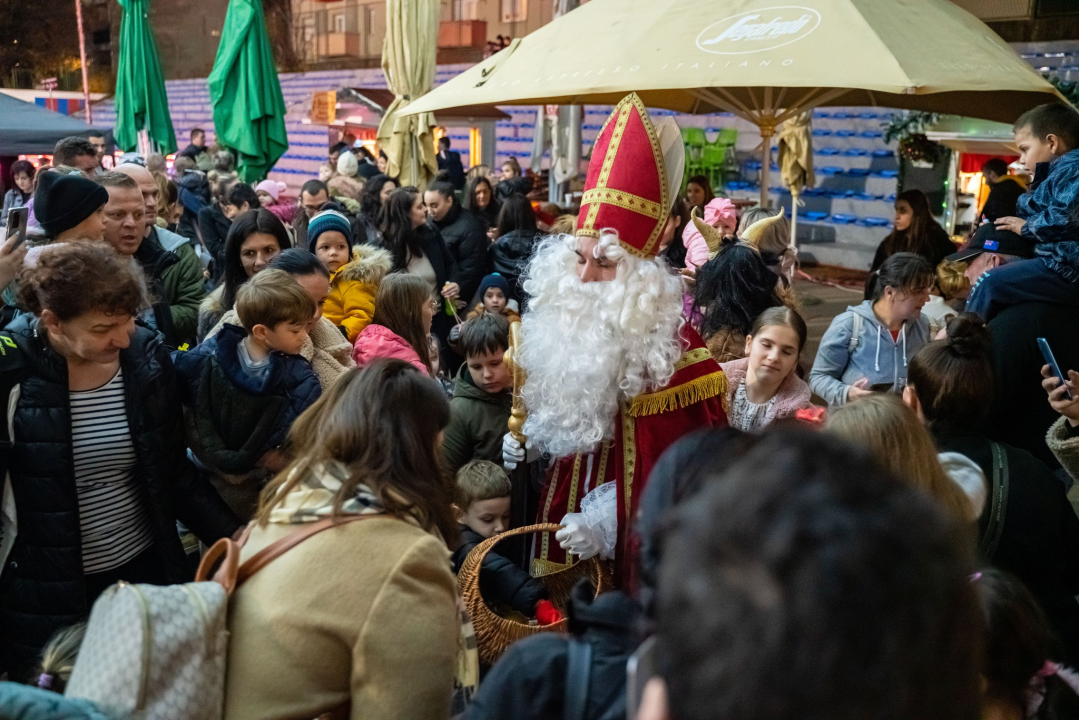 Giuliano&amp;Diktatori otvorili Kraljevski advent u Kninu