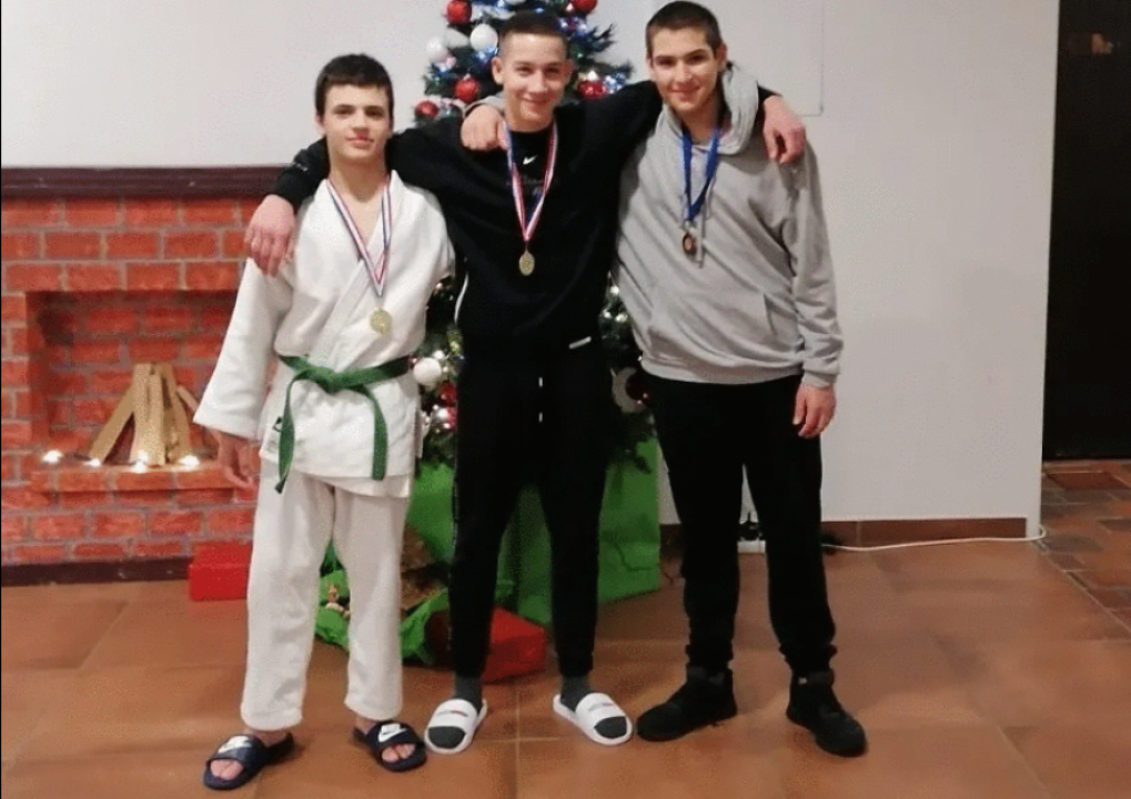 Članovi Judo kluba Šibenik na turniru u Splitu osvojili četiri zlatne, jednu srebrnu i četiri brončane medalje 