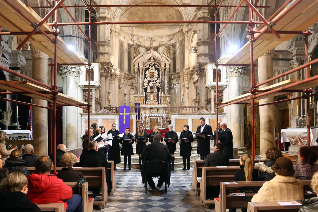 'Advent i Božić u katedrali' otvoreni koncertom župnog zbora sv. Cecilije