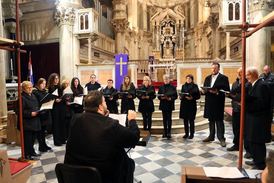 'Advent i Božić u katedrali' otvoreni koncertom župnog zbora sv. Cecilije