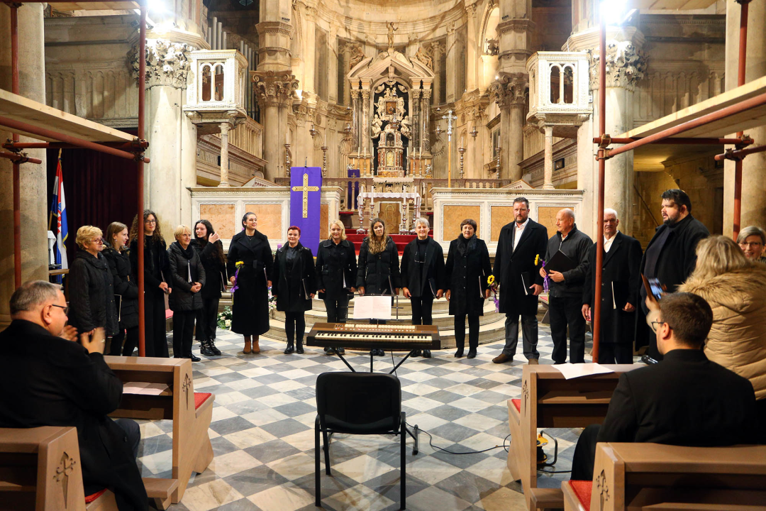 'Advent i Božić u katedrali' otvoreni koncertom župnog zbora sv. Cecilije