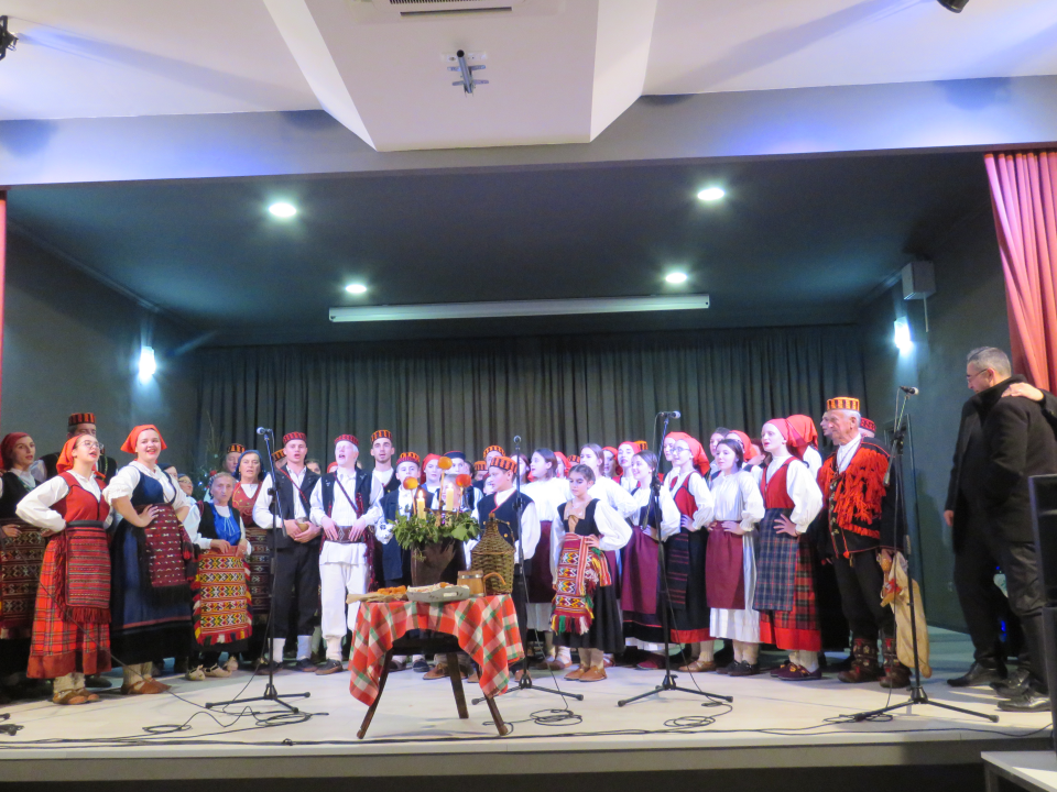 U Unešiću održan Božićno-novogodišnji program KUU Zvona Zagore
