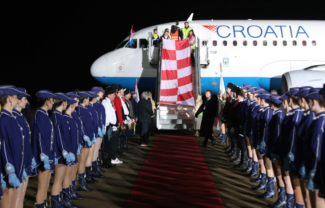 U Hrvatskoj 'nitko nije normalan': Vatreni stigli među 80 tisuća navijača!