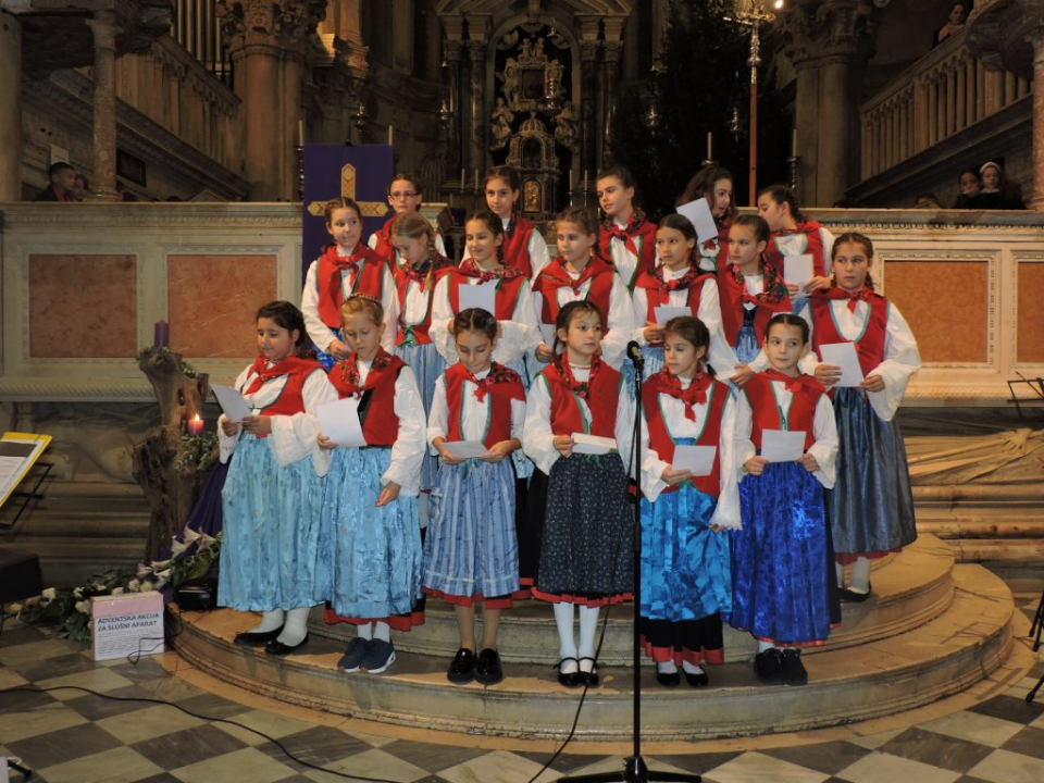 Betlehemsko svjetlo stiglo u šibensku katedralu